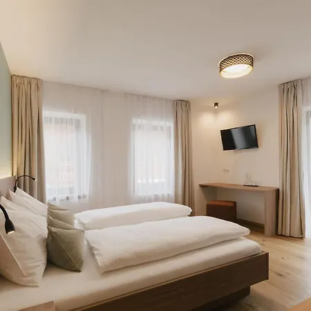 Post Hotel 3*